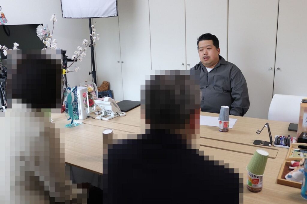 鍵穴に接着剤を注入…中学生が唐澤貴洋弁護士に嫌がらせか　頭を下げた両親が事件までの変調を語った